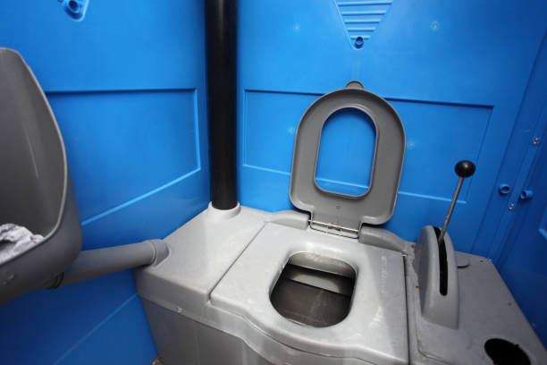 Porta potty delivery and setup in Lake Holm, WA